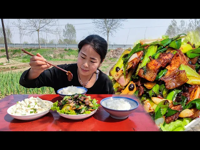 【农家的小勇】今天吃硬菜,小勇做回锅肉,大肉片肥而不腻,配米饭吃真得劲!